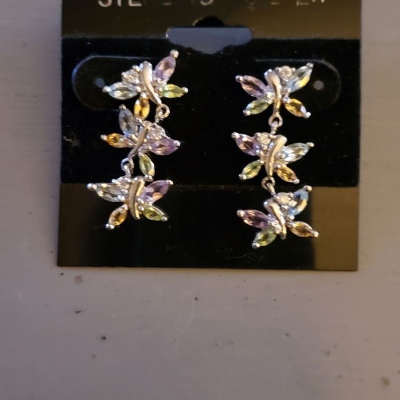 Jewelry - Sterling silver earrings w stones